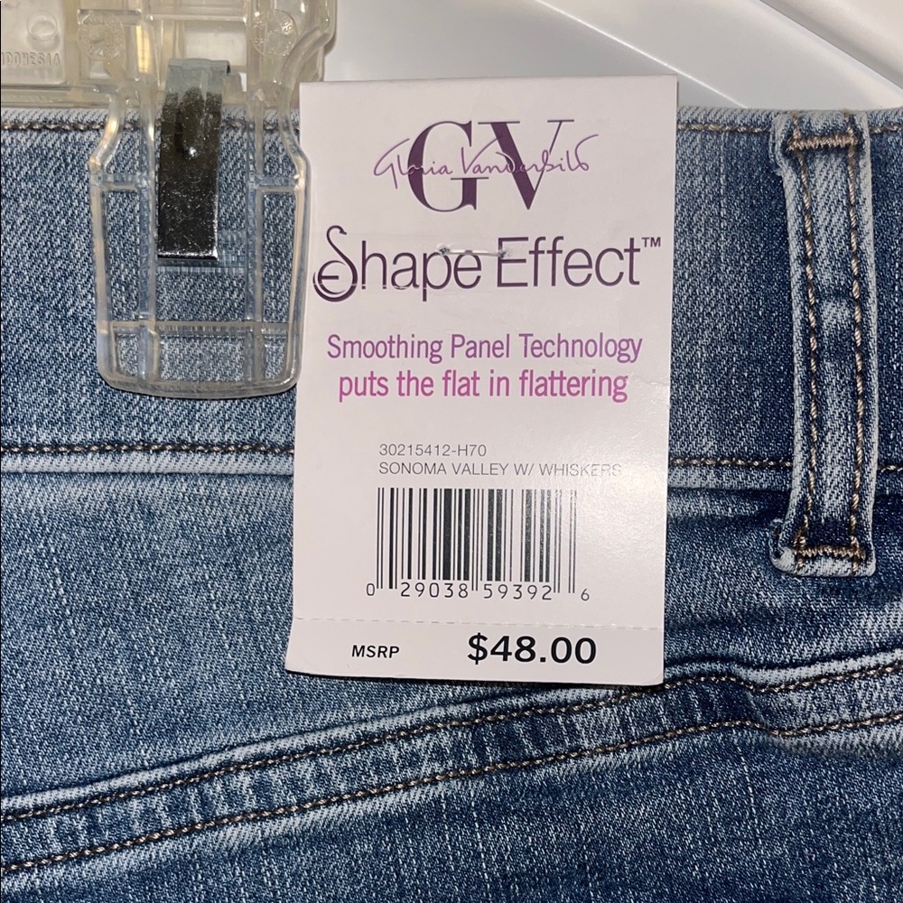 Gloria Vanderbilt Shape Effect Pull On Flare Jeans size 16 NWT
SOLD OUT